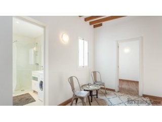 Renovated furnished 95 sqm apartment in Santa Catalina, int..