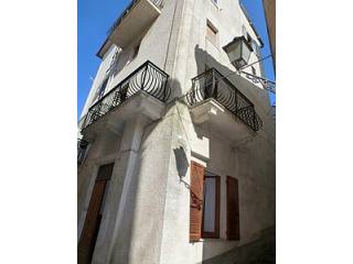 Townhouse in an excellent location 15..