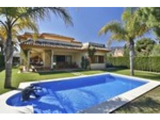 4 Bedrooms - Villa - Malaga - For Sale