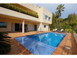 Stunning modern villa with exceptional..