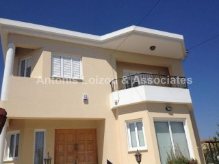 3 Bedroom plus office detached house in..