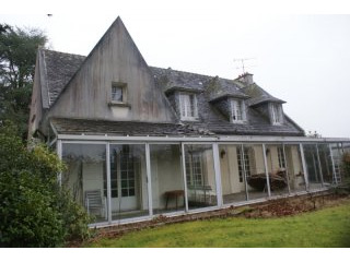 6 Bedroom Detached Property