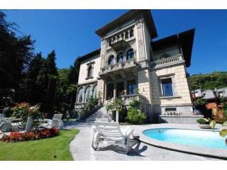 Luxury Apartment In Prestigious Period..
