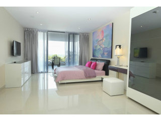 Lofty 2 Bedroom Apartment near Surin..