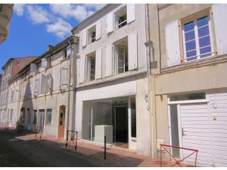 Large Townhouse In A Central Location
