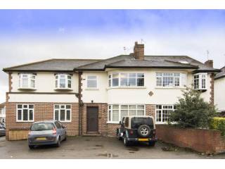 Chigwell Road, E18