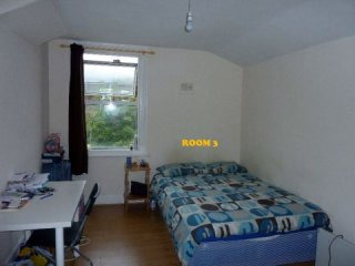 Single with double bed near Tottenham..