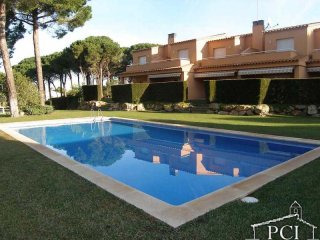 Nice terraced house with private garden..