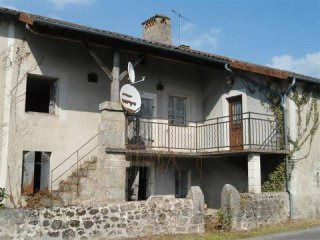 Stone House On 9,623m2 Of Land At Edge..