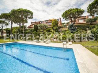 Three houses in Costa de Barcelona