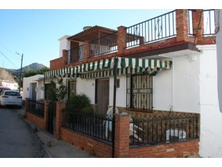 3 bedroom, 1 bathroom Townhouse, (build..