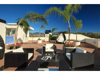 Beach Side Apartment with Panoramic..