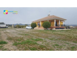 Villa For Sale In Puerto Lumbreras