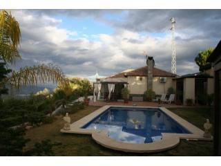 4 Bedrooms - Villa - Malaga - For Sale