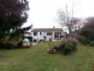 4422me Lovely detached house with..
