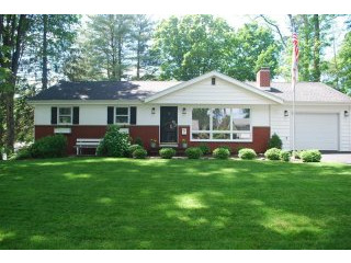 3 bedroom House For Sale: 4 Crowell Ave..