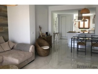 Piso en una zona tranquila y pintoresca con vistas a la..