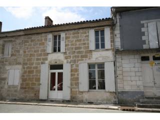 3 bed village house with courtyard in..