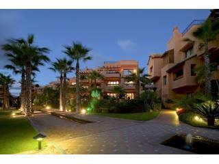 Front Line Beach Apartment overlooking..