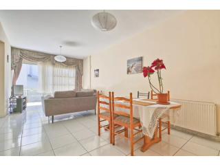 Four Bedroom Beautiful Maisonette For..
