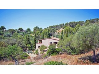 Villa in the prestigious area of Son Font, Calvia. The..