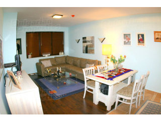Stylishly Furnished Apartment Near The..
