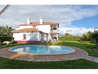 3 Bedroom Luxury Apartment With Private..