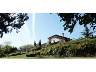 Beautifully Restored Farmhouse With 2..