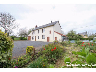 Pretty Hamlet Villa With Garden..