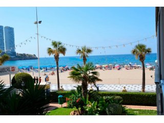 Apartamento en primera línea de playa levante en Benidorm...