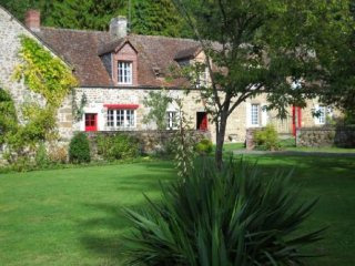Lovely Country House with Stream