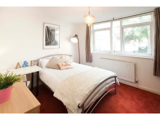 Twin for couple near Westbourne Park..