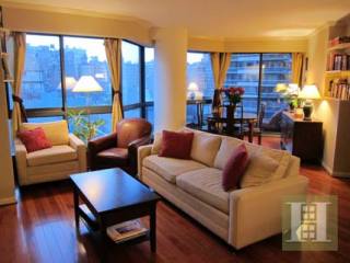 1 bedroom Apartment For Sale: 200 EAST..