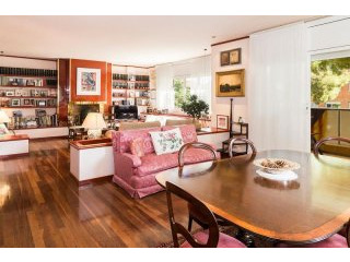 Luminosity flat in a prestigious Avenue..