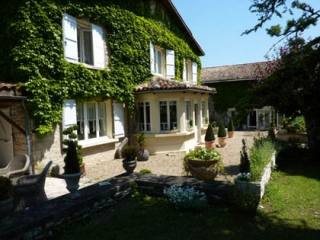 Charming and characterful property with..