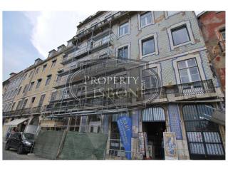 Magnificently renovated apartment with..