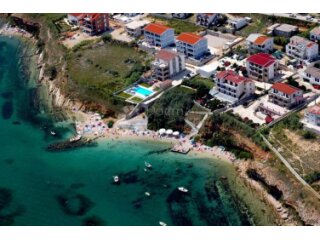 Kuća uz more sa 6 apartmana