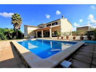Beautiful country home in Inca with..