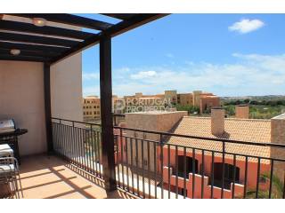 Penthouse apartment with views to the..