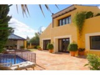 4 Bedrooms - Villa - Malaga - For Sale