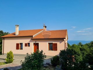Opatija - Veprinac - kuća s dva stana s pogledom na more