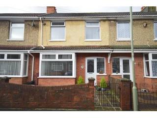 Unfurnished 3 bedroom Property For..