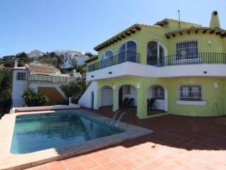 4 Bedrooms - Villa - Alicante - For Sale