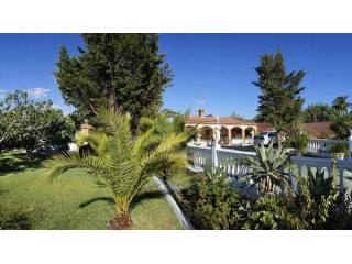Villa - A spacious 2 bedroom, 2..