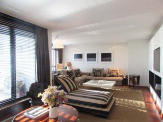 5 bedroom Apartment For Sale: Porto