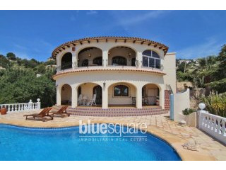 Villa with spectacular sea view