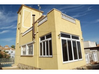 3 Bedrooms - Villa - Alicante - For Sale