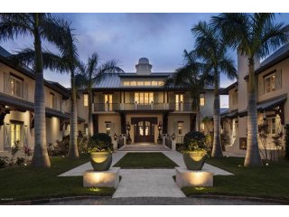 4 bedroom Detached House For Sale: 6855..