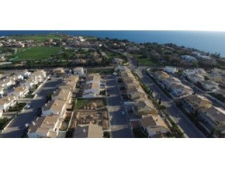 Plot- Porto de Mos- Lagos- Algarve- for..