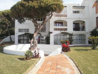 1 Bed Apartment for sale in Calahonda